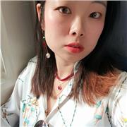 Doy la clase netamente en chino. Con la ayuda de fichas con caracteres y la conversación, verás progresivamente que es un idioma simple